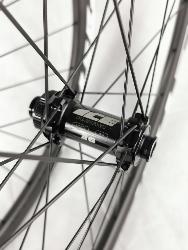 Paire de roues ICE SATURN Route 38 mm disk Centerlock 12 x 100 mm / 12 x142mm SHIMANO moyeux ICE CLR