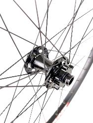 Roue Avant HALO CHAOS 27,5" 15mm / QR Noire 