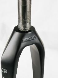 Fourche carbone ICE SWAT 2.0 *1-1/8"*  24'' Axe Ø 20mm + adaptateurs Ø 10mm