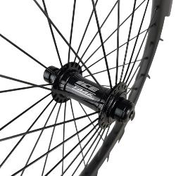 Roue Avant ICE T-REX Carbone Disc 20" x 1-1/8  + Moyeu ICE TANK Ø 20 mm logo blanc 